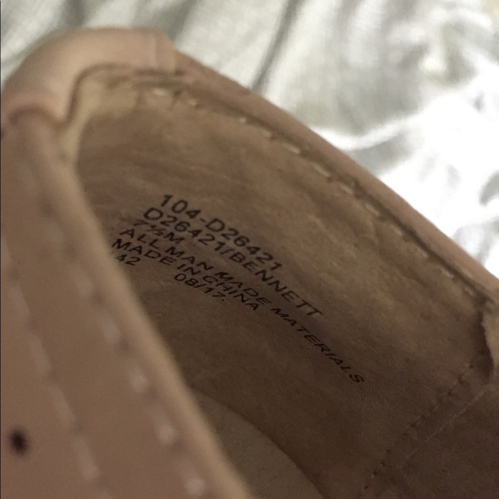Slightly worn women shoes - Picture 2 of 4
